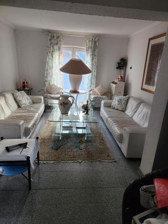 High Ceiling 2 Bedrooms Villa Troisdorf